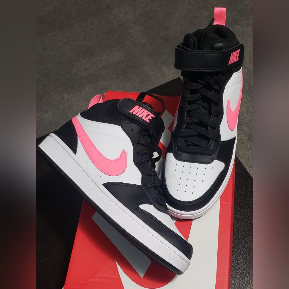 Nike gym shoes